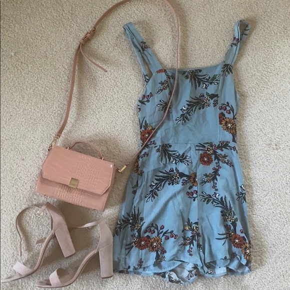 Urban Outfitters Romper - Picture 2 of 3